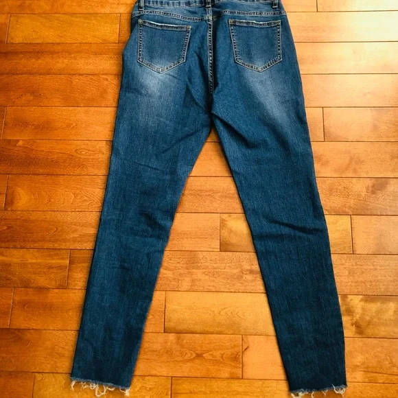 Skinny Jeans with pearls Size Large - Picture 8 of 9